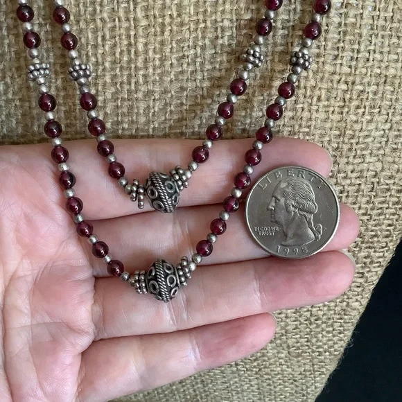 Vintage 925 s silver genuine garnet beaded necklace.